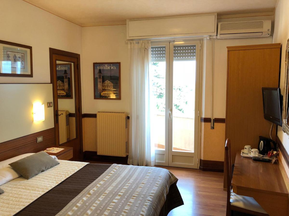 Hotel Signa 2*